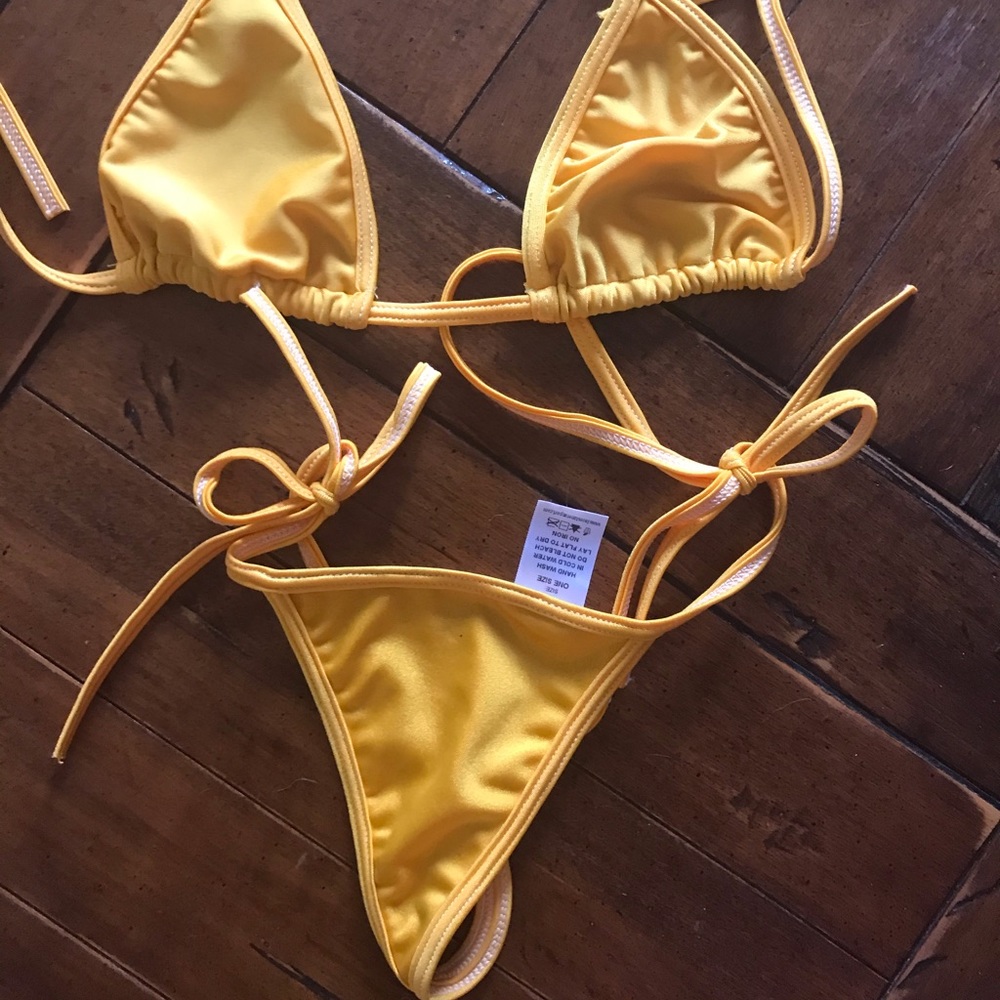 Bikini - Picture 7 of 7